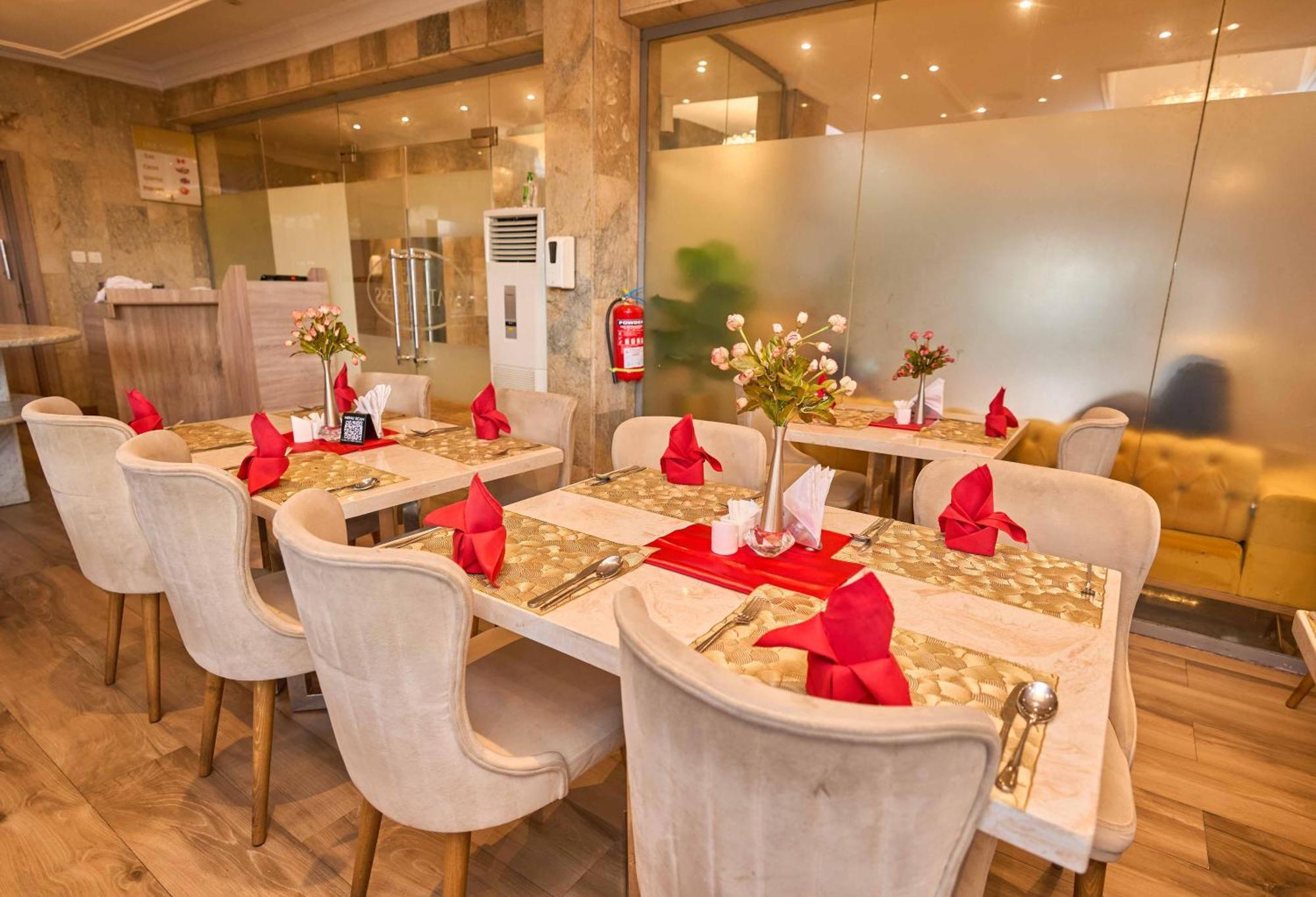 Watercress Hotels And Event Ikeja Exterior foto